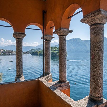 サーラ・コマチーナ La Torre Dell'Isolaヴィラ エクステリア 写真